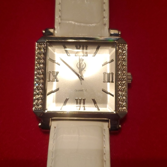 Watch - Picture 2 of 5